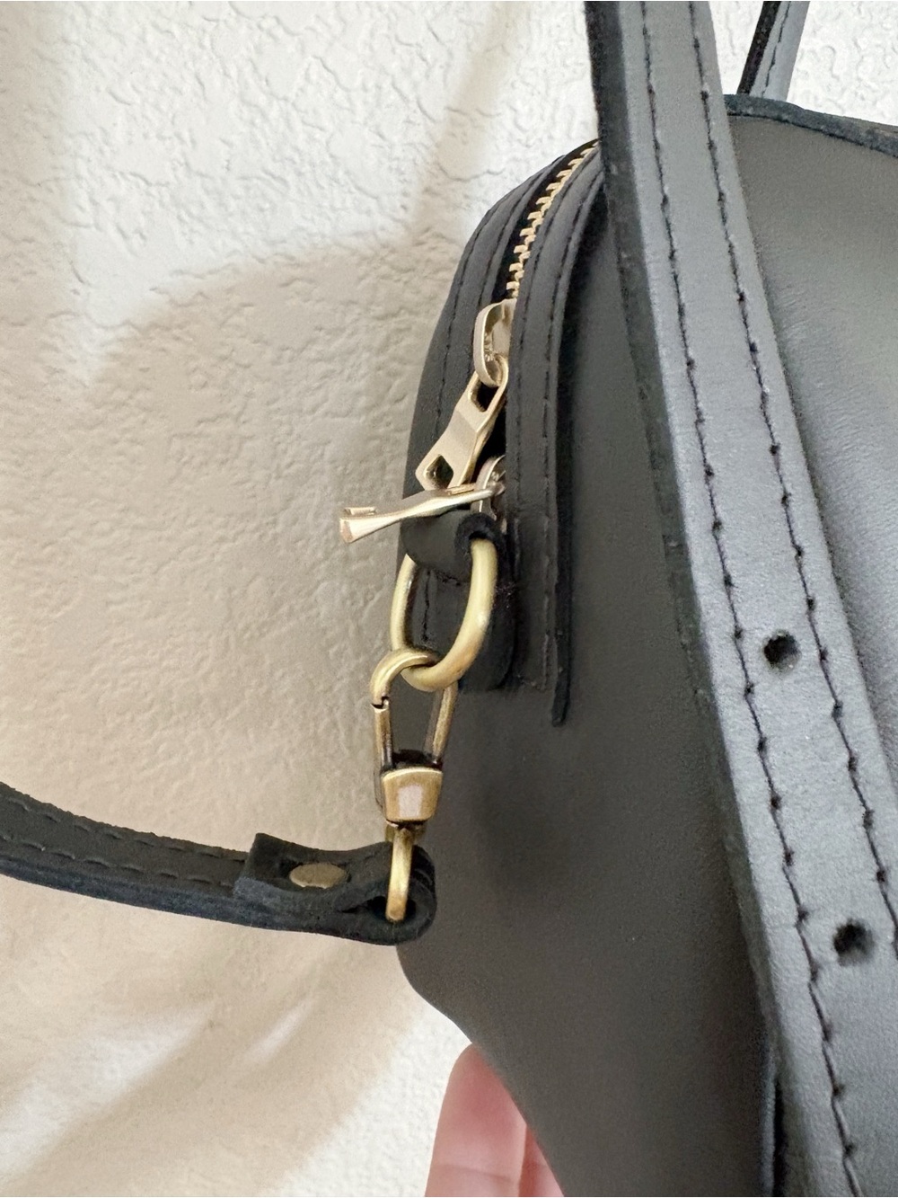 Portland Leather Large Sloan Doctor Bag Black Leather Crossbody - Picture 8 of 16